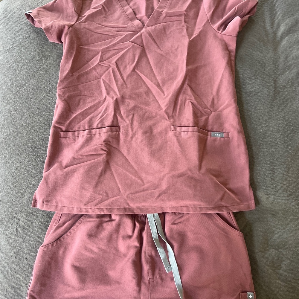 Figs scrubs set XS Mauve high waisted bottom